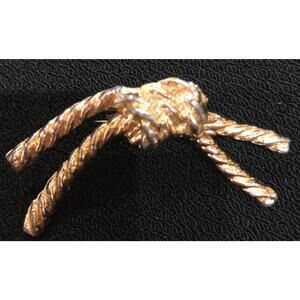 Vintage Goldtone and Silvertone Double Knot Rope Brooch Pin 2 1/4"